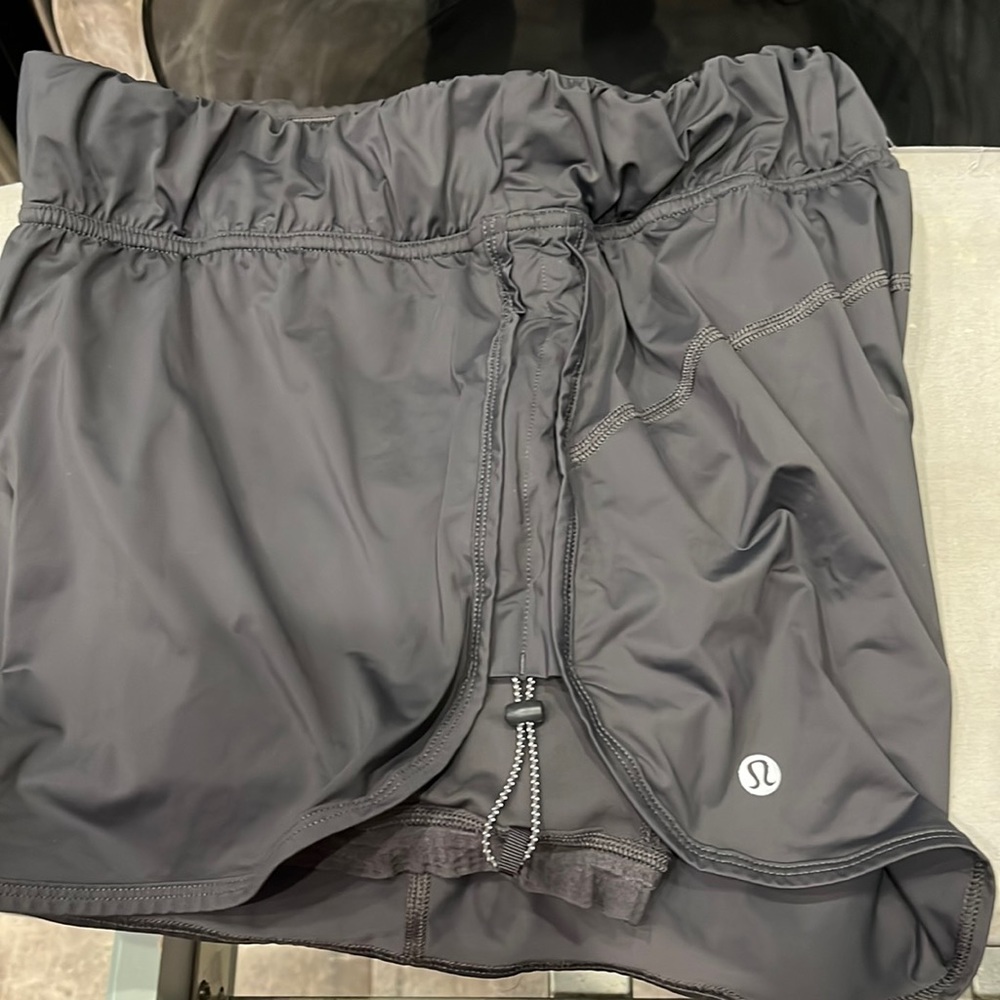 Lululemon gray shorts with built in briefs 8 EUC
